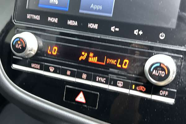 2021 Mitsubishi Outlander LS ZL thumb-16