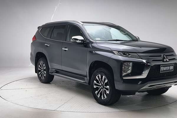 2023 Mitsubishi Pajero Sport GLS QF thumb-1