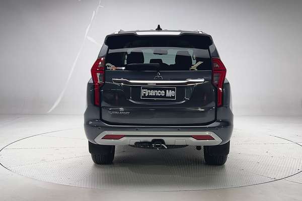 2023 Mitsubishi Pajero Sport GLS QF thumb-6