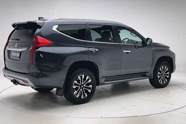 2023 Mitsubishi Pajero Sport GLS QF thumb-7