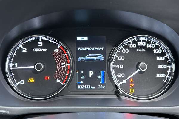 2023 Mitsubishi Pajero Sport GLS QF thumb-13