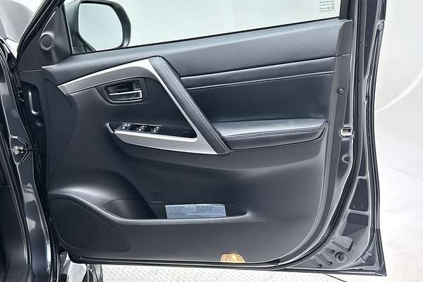 2023 Mitsubishi Pajero Sport GLS QF thumb-18