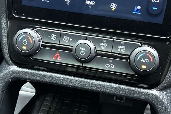 2024 Ford Everest Platinum 3.0L thumb-17