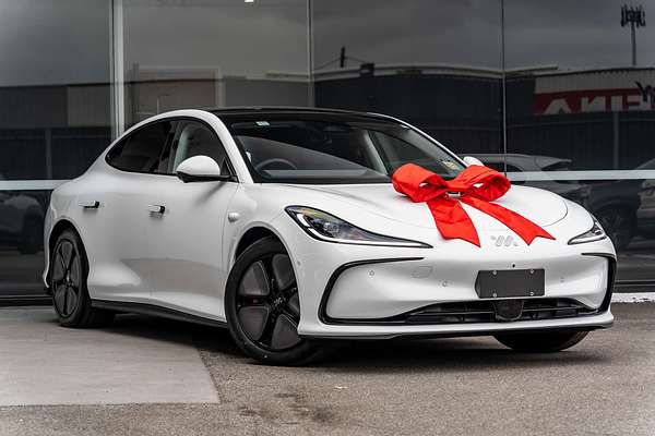 2025 MG IM5 Premium P12L