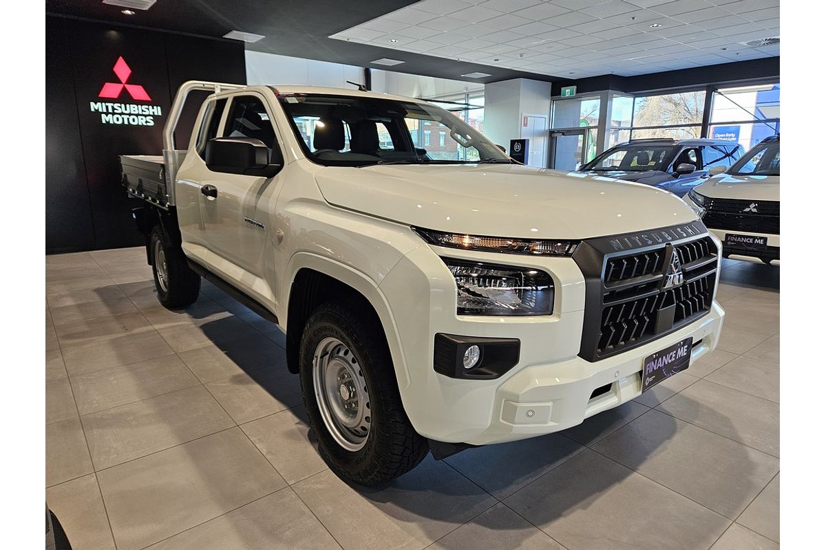 2026 Mitsubishi MV Triton GLX 2.4L D 6AT 4X4 CC CC