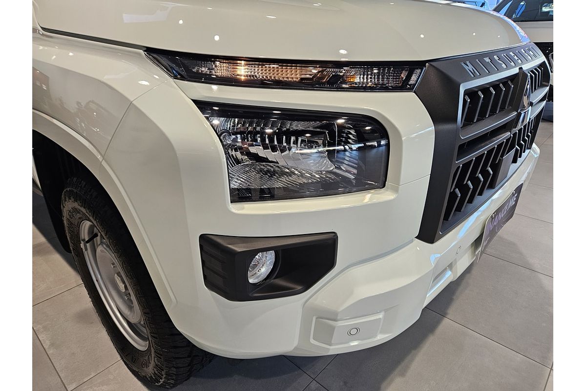 2026 Mitsubishi MV Triton GLX 2.4L D 6AT 4X4 CC CC