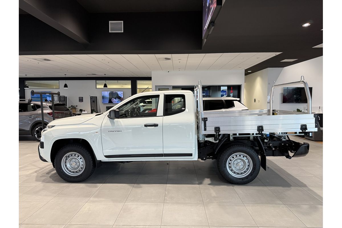 2026 Mitsubishi MV Triton GLX 2.4L D 6AT 4X4 CC CC 2026 Mitsubishi MV Triton GLX 2.4L D 6AT 4X4 CC CC