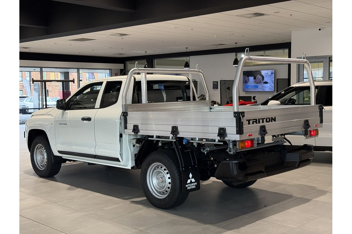 2026 Mitsubishi MV Triton GLX 2.4L D 6AT 4X4 CC CC 2026 Mitsubishi MV Triton GLX 2.4L D 6AT 4X4 CC CC