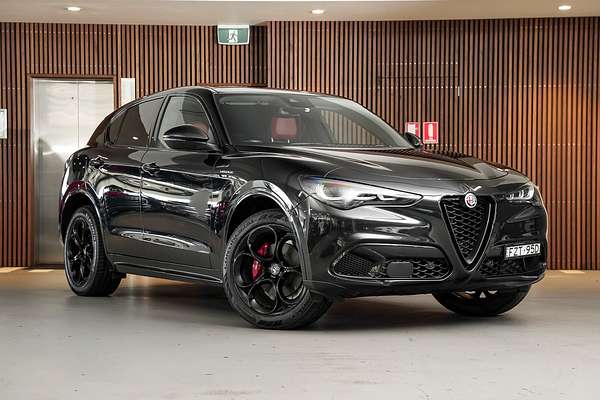 2023 Alfa Romeo Stelvio Veloce Series 4