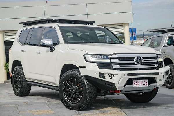 2022 Toyota Landcruiser Sahara FJA300R