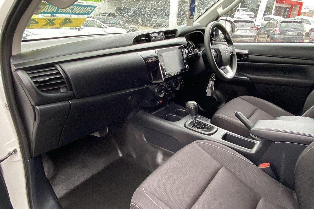 2025 Toyota Hilux SR GUN126R 4X4