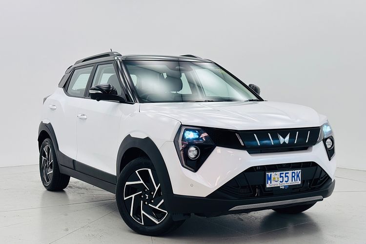 2025 Mahindra XUV3XO
