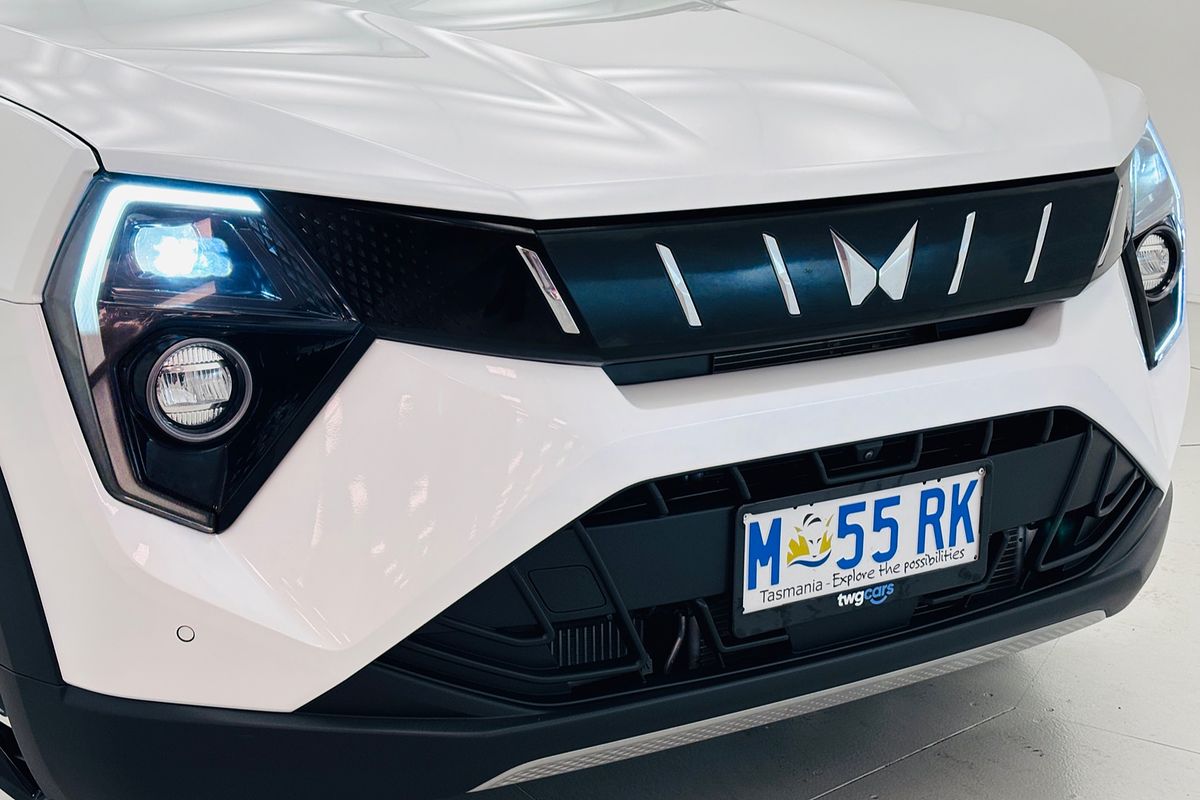 2025 Mahindra XUV 3XO