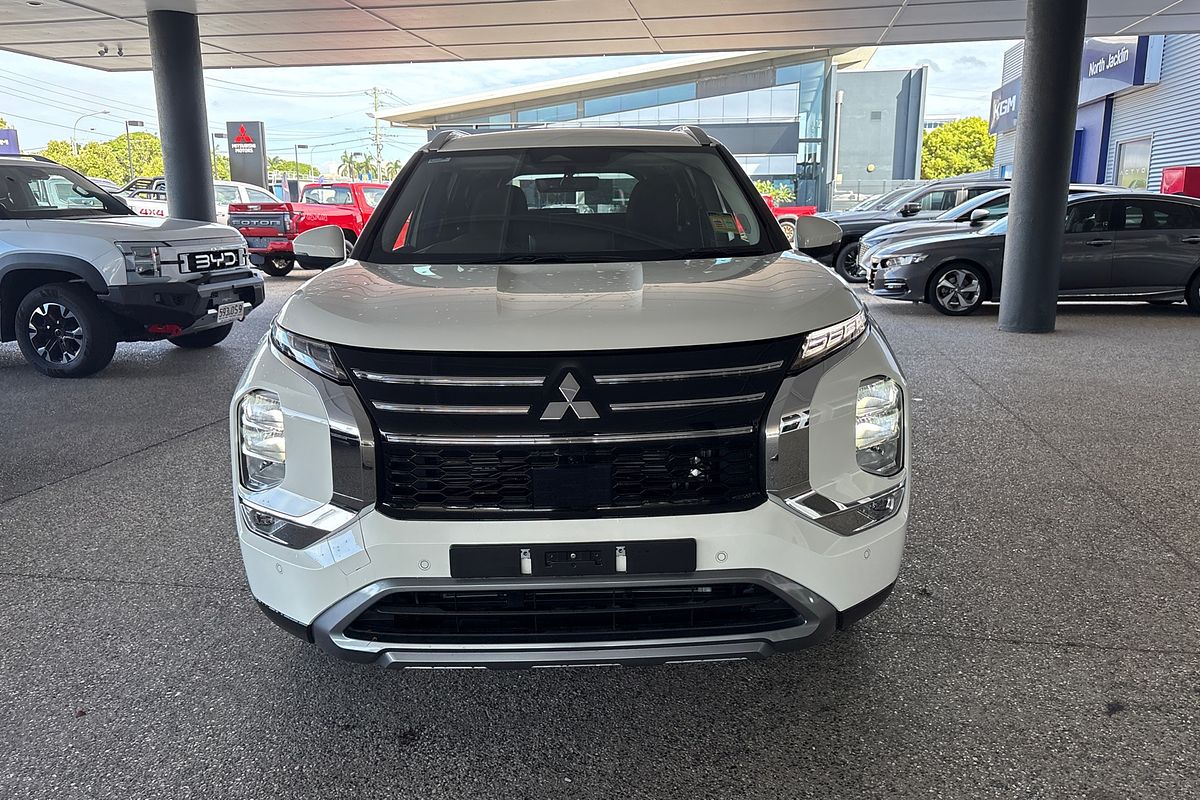 2025 Mitsubishi Outlander LS ZM