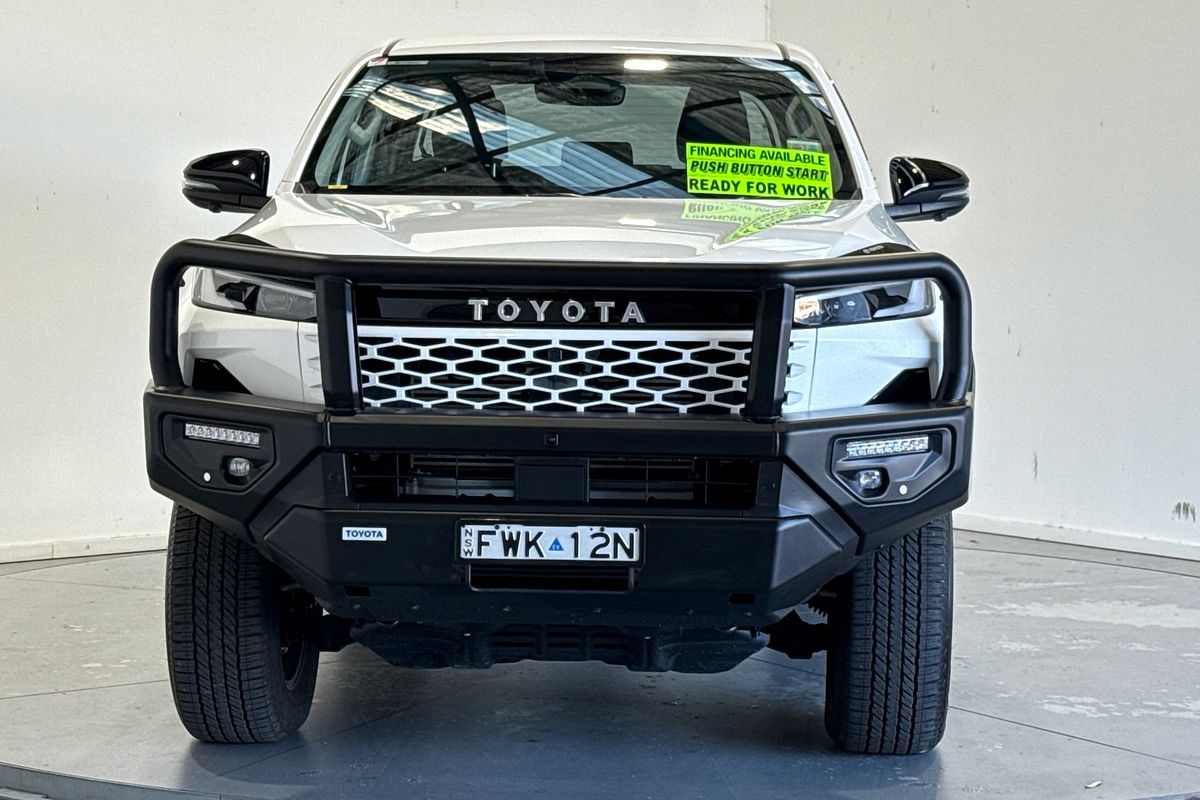 2025 Toyota Hilux SR5 48V GUN227R 4X4