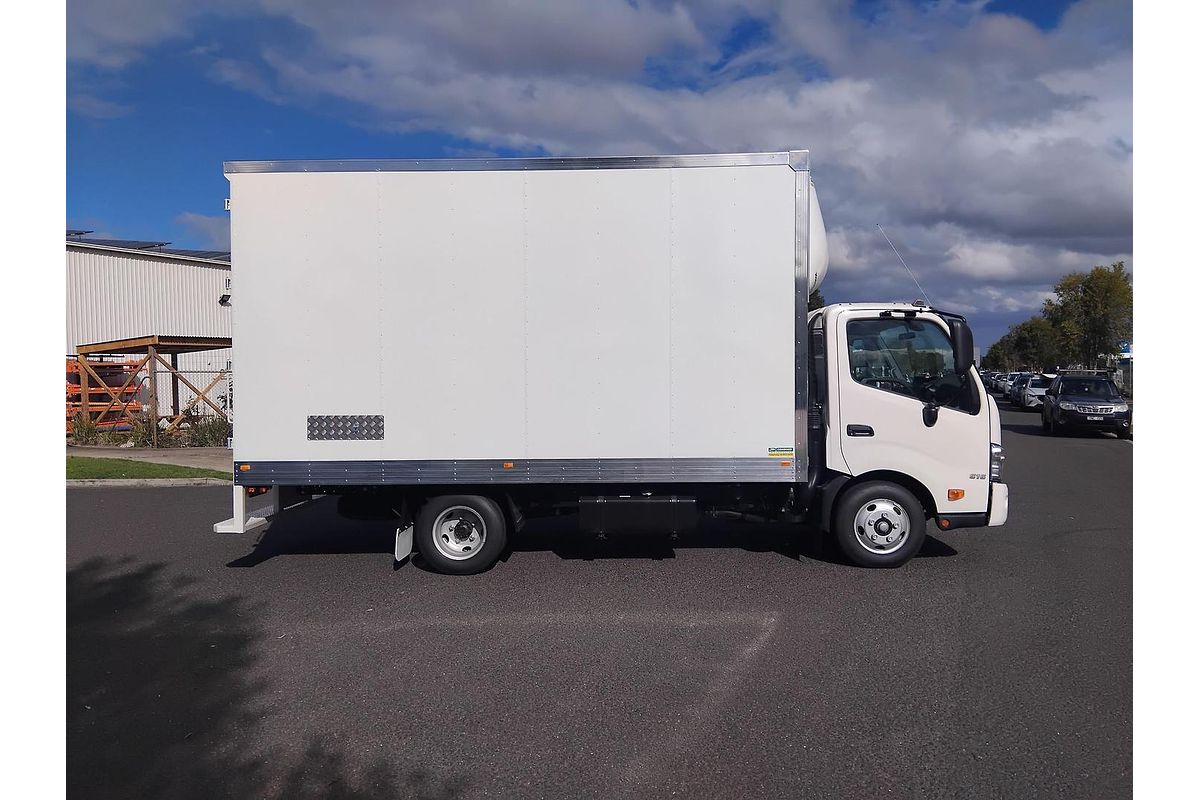 2025 Hino 616 - 300 Series