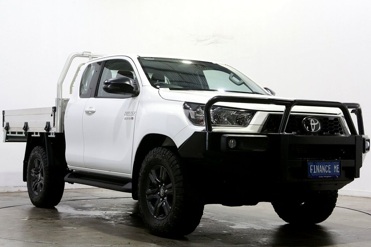 2025 Toyota Hilux SR GUN126R 4X4