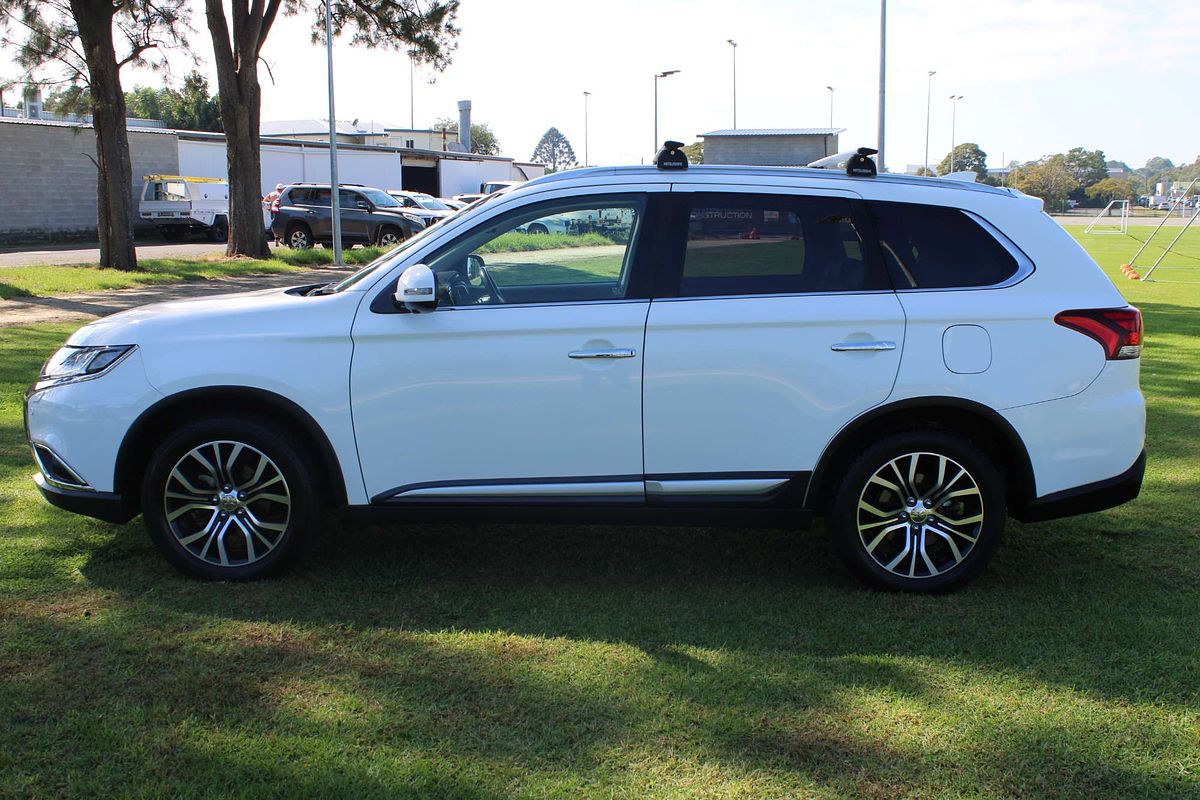 2017 MITSUBISHI OUTLANDER LS SAFETY PACK (4x4) 7 SEATS 6 SP AUTOMATIC 4D WAGON DT4 DIESEL