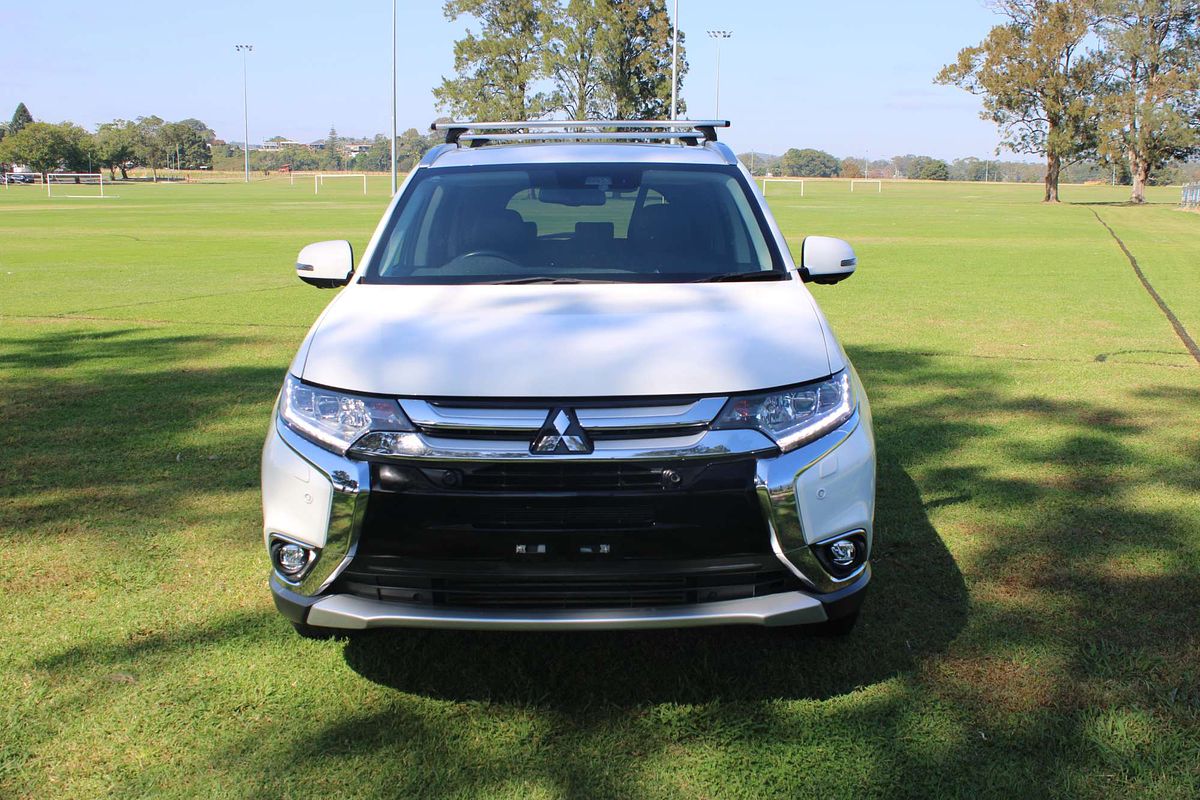 2017 MITSUBISHI OUTLANDER LS SAFETY PACK (4x4) 7 SEATS 6 SP AUTOMATIC 4D WAGON DT4 DIESEL