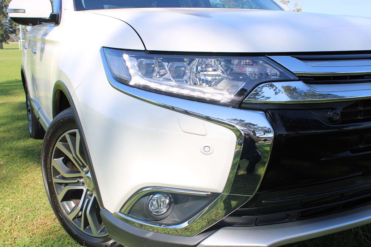 2017 MITSUBISHI OUTLANDER LS SAFETY PACK (4x4) 7 SEATS 6 SP AUTOMATIC 4D WAGON DT4 DIESEL