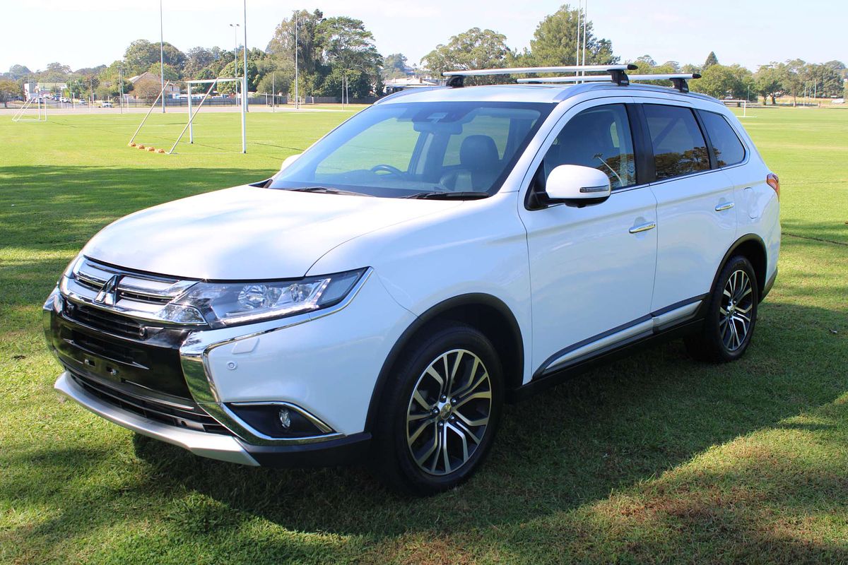 2017 MITSUBISHI OUTLANDER LS SAFETY PACK (4x4) 7 SEATS 6 SP AUTOMATIC 4D WAGON DT4 DIESEL