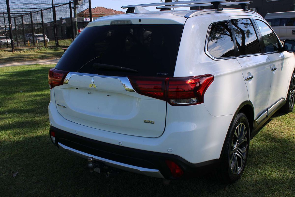 2017 MITSUBISHI OUTLANDER LS SAFETY PACK (4x4) 7 SEATS 6 SP AUTOMATIC 4D WAGON DT4 DIESEL