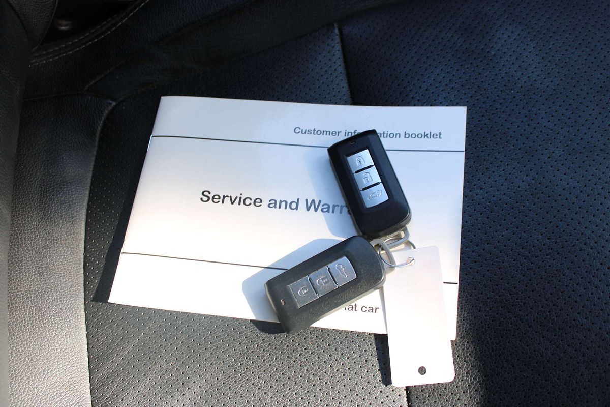 2017 MITSUBISHI OUTLANDER LS SAFETY PACK (4x4) 7 SEATS 6 SP AUTOMATIC 4D WAGON DT4 DIESEL