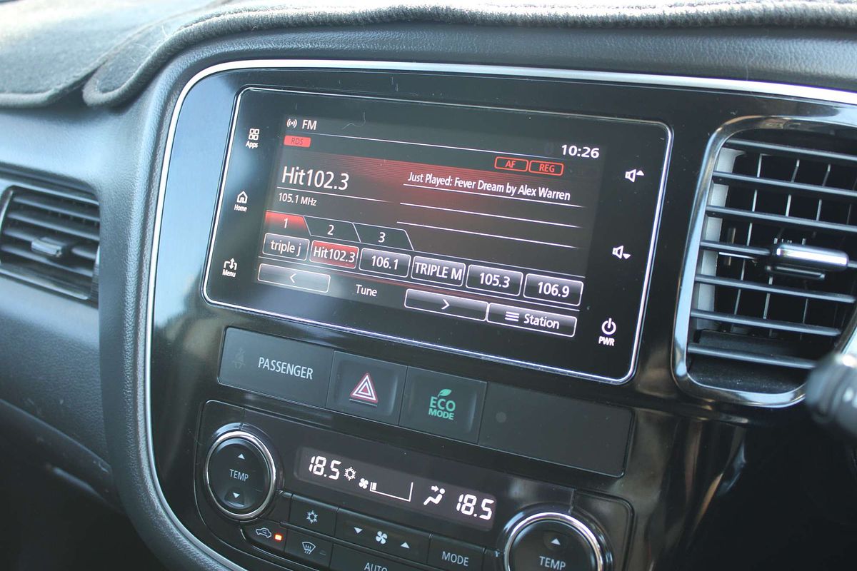 2017 MITSUBISHI OUTLANDER LS SAFETY PACK (4x4) 7 SEATS 6 SP AUTOMATIC 4D WAGON DT4 DIESEL