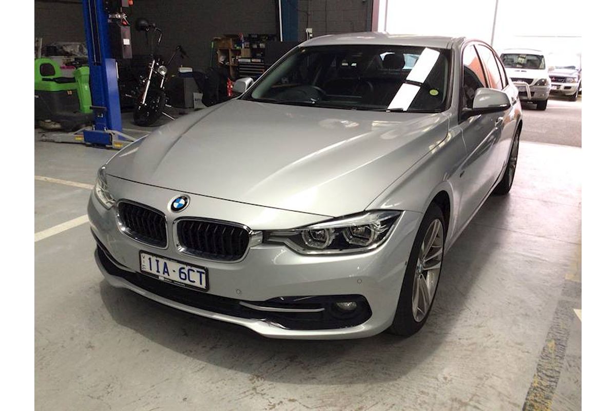 2015 BMW 3 Series 318i Sport Line F30 LCI