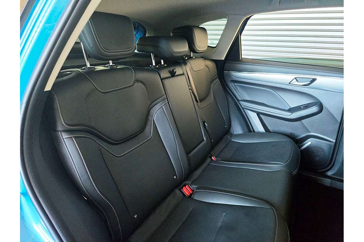 Jolion Facelift Luxury Petrol Auto 4x2