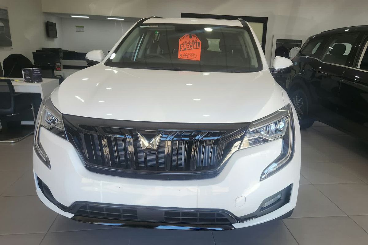 2026 Mahindra XUV700 AX7L