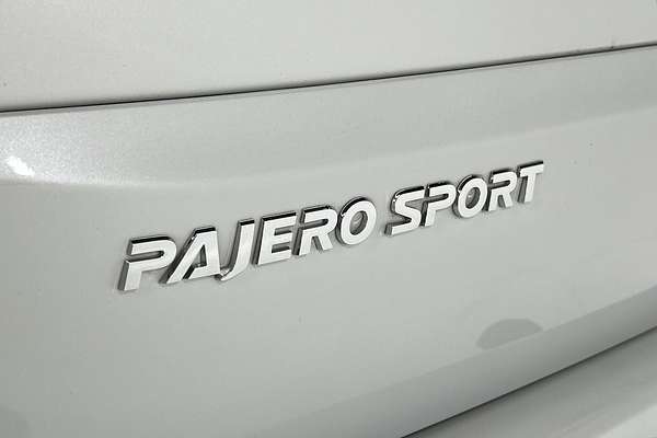 2024 Mitsubishi Pajero Sport GSR QG thumb-21