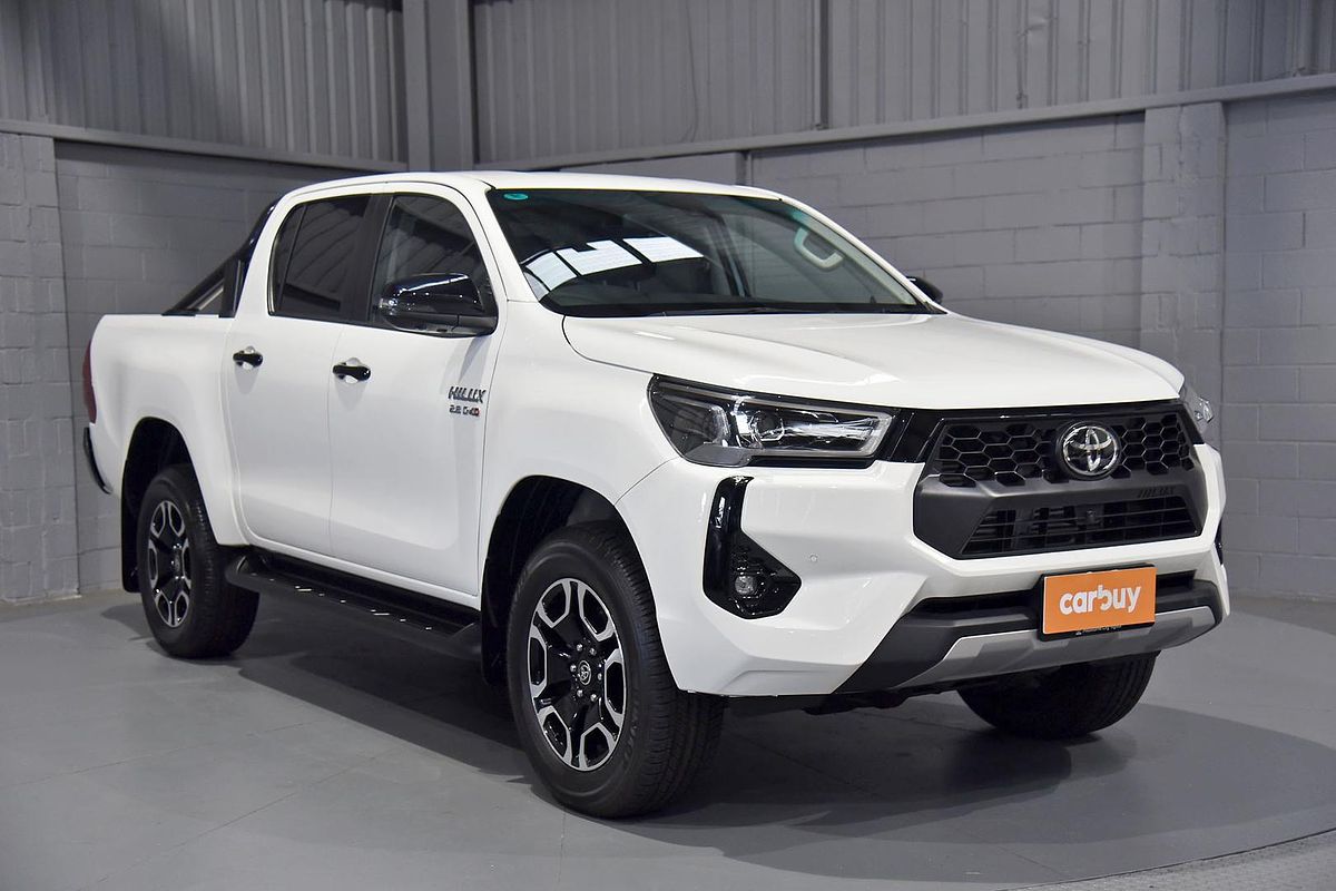 2025 Toyota Hilux SR5 48V GUN126R 4X4