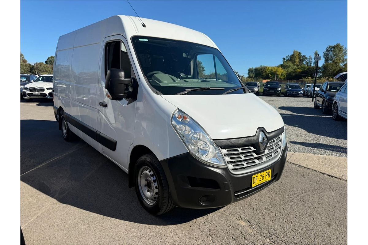 2015 Renault Master X62 MWB Mid Roof