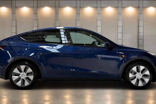 2022 Tesla Model Y Rear-Wheel Drive