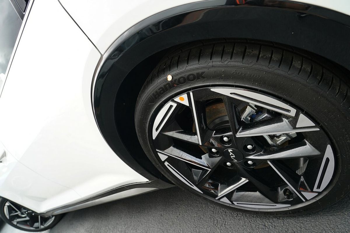 2025 Kia K4 GT-Line CL4m