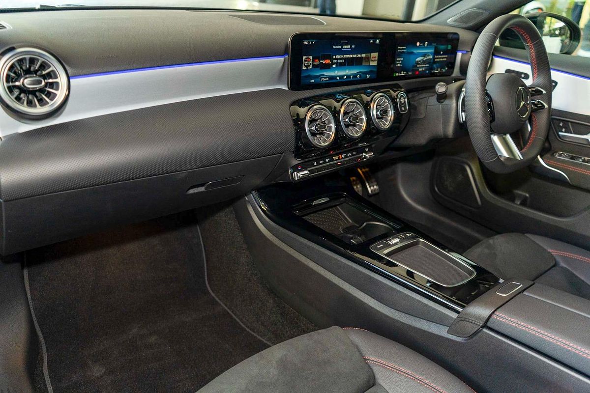 V177 805+055MY A200 Sedan 4dr DCT 7sp 1.3T