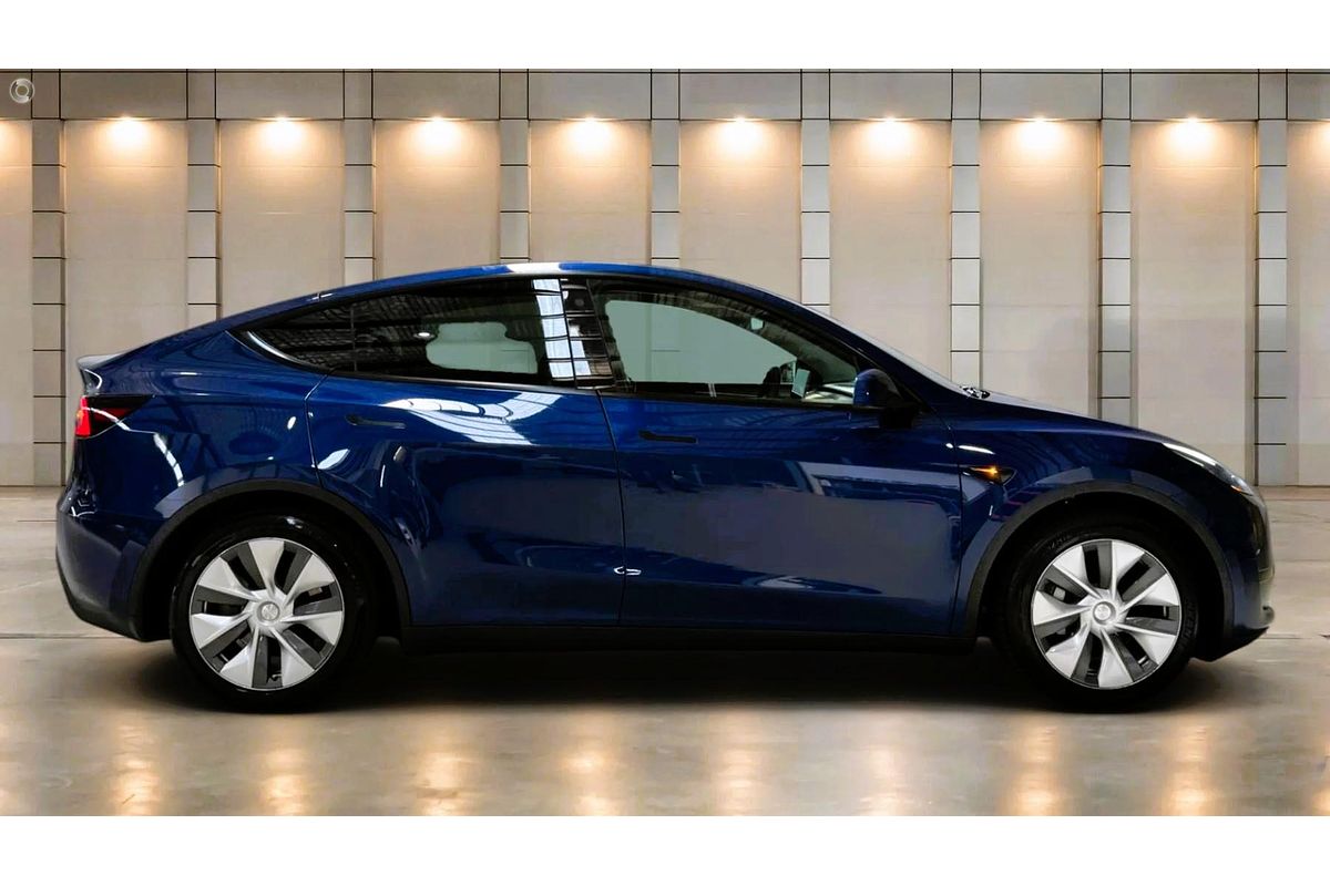 2022 Tesla Model Y Rear-Wheel Drive