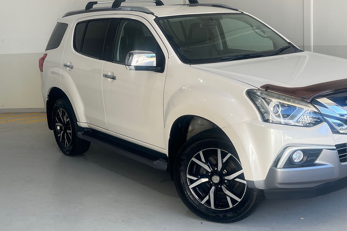 2021 Isuzu MU-X LS-T