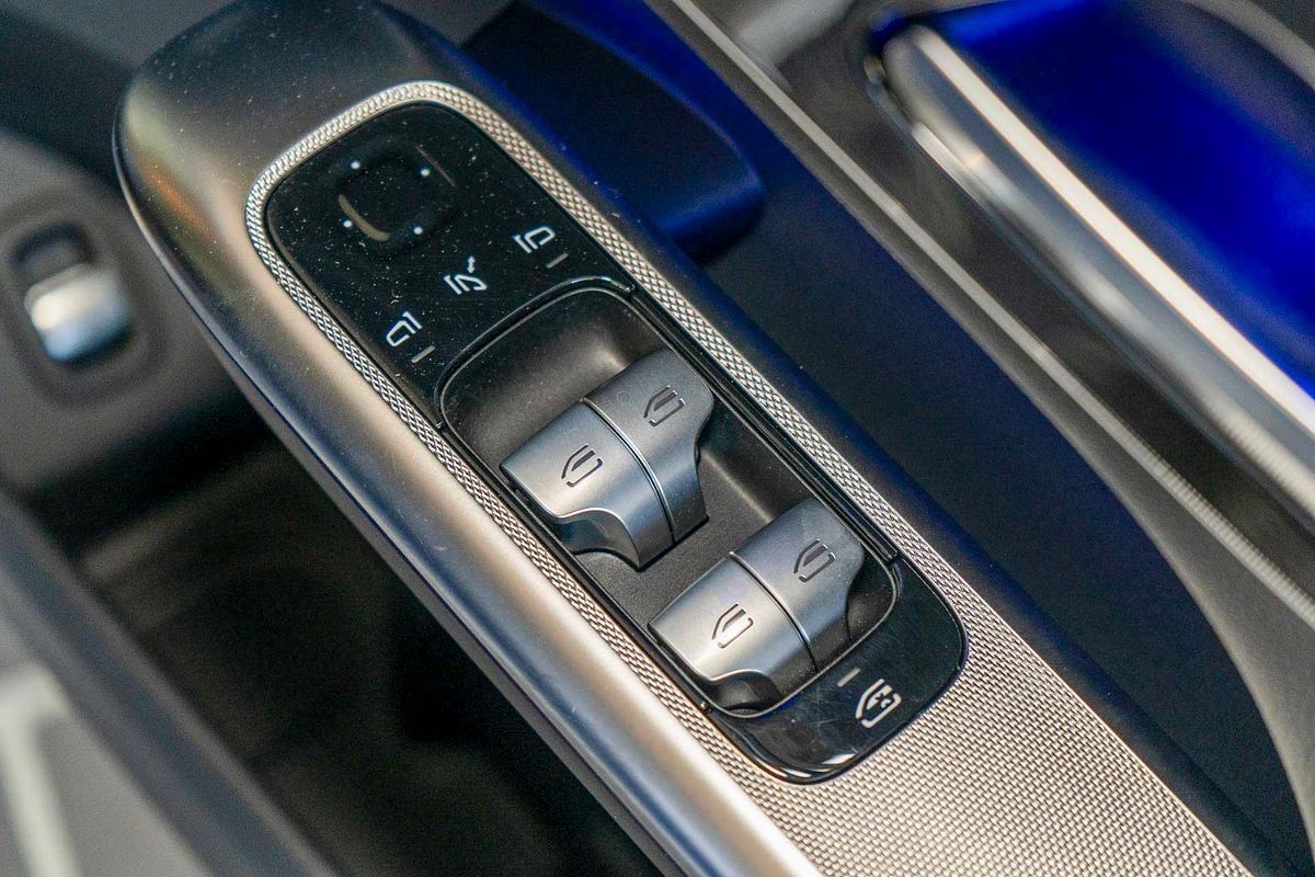 X254 805+055MY GLC300 WAG 9G 9 sp 2.0T/17kW