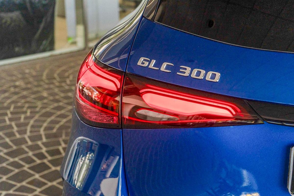 X254 805+055MY GLC300 WAG 9G 9 sp 2.0T/17kW