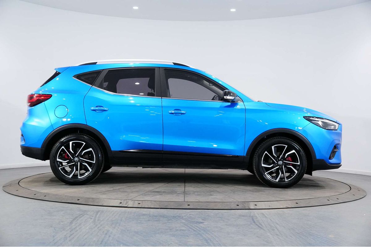 2021 MG ZST Essence