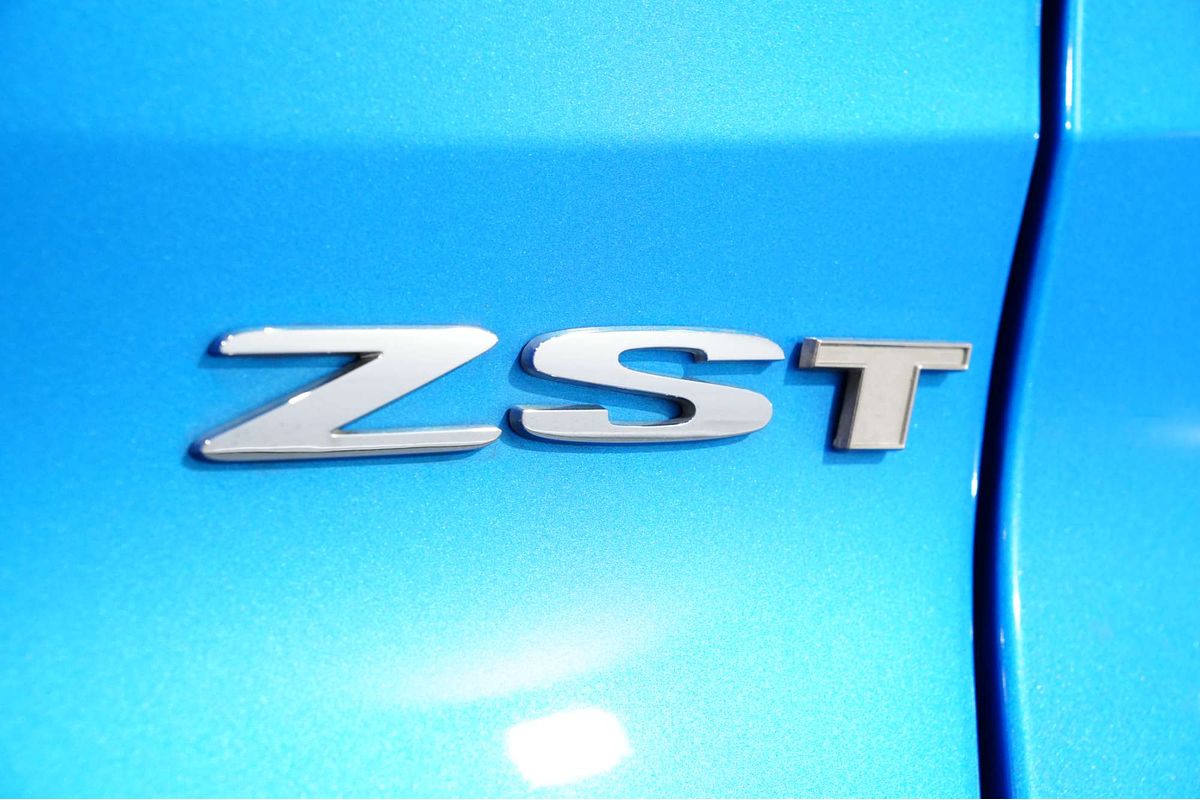 2021 MG ZST Essence