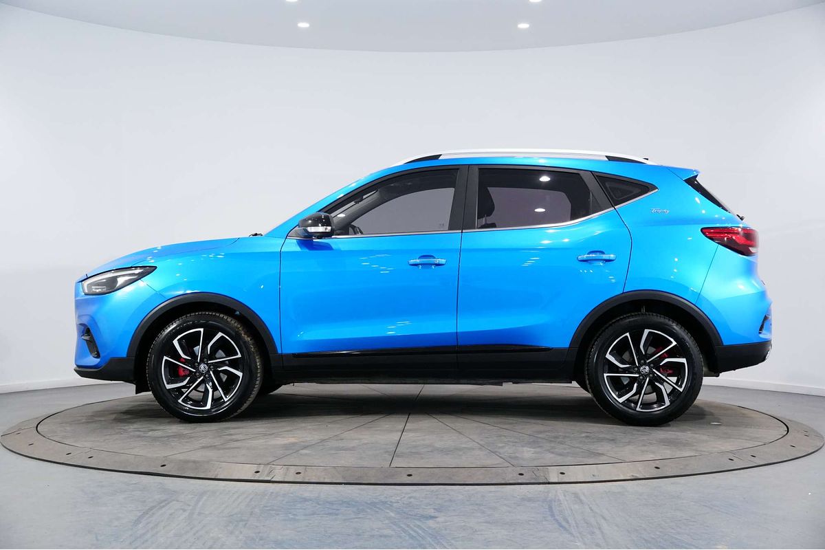 2021 MG ZST Essence