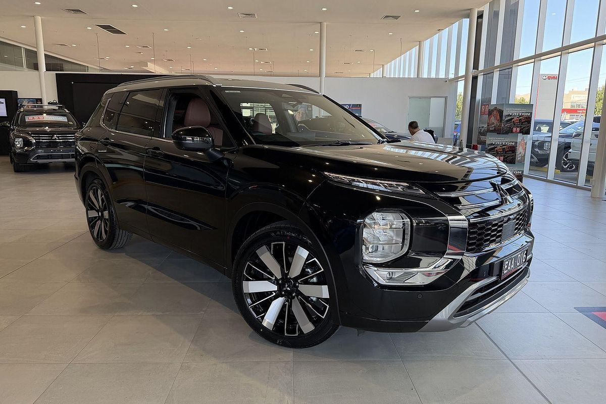 2025 Mitsubishi Outlander Exceed Tourer ZM