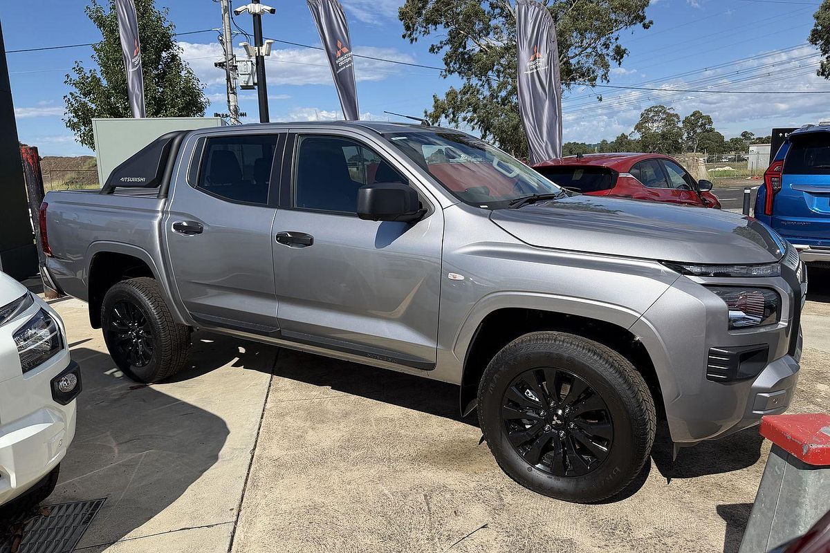 2025 Mitsubishi Triton GLX-R MV 4X4