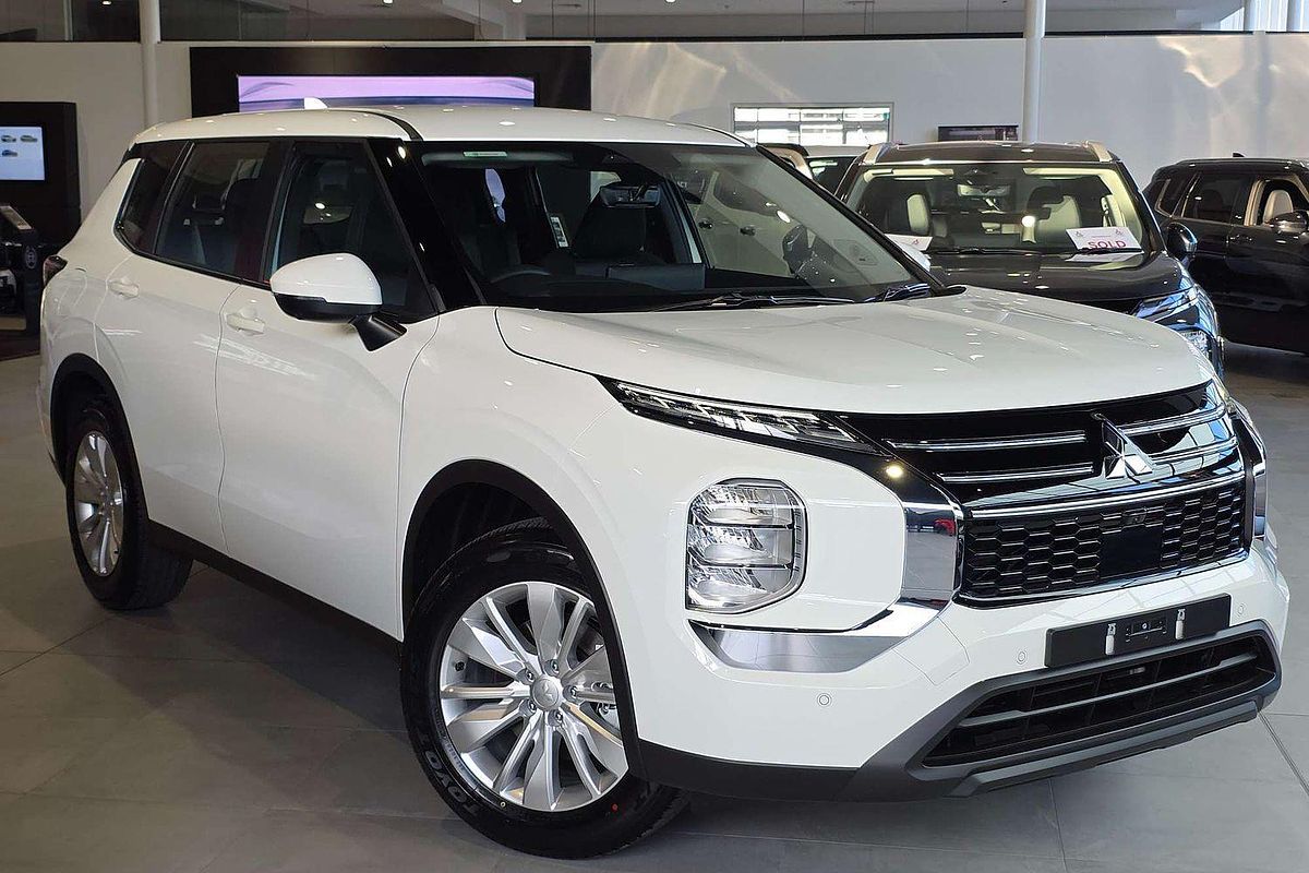 2025 Mitsubishi Outlander ES ZM