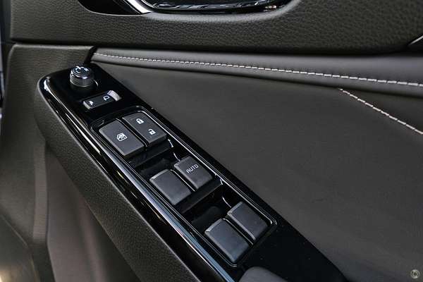 2024 Isuzu MU-X LS-T thumb-13