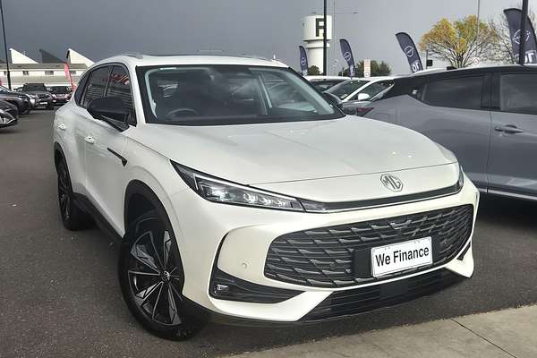 2024 MG HS Essence AS33