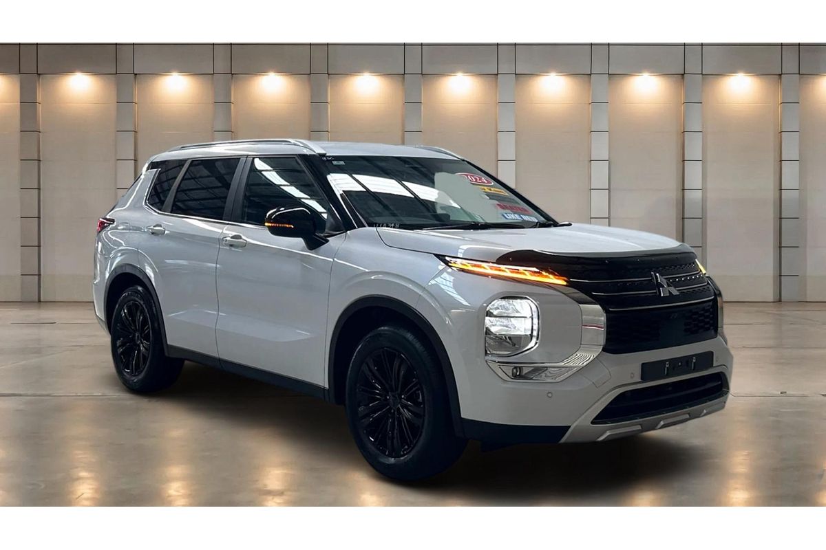 2024 Mitsubishi Outlander LS ZM